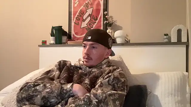 Snapshot of younghungginger chatting on January 4, 12:59 am younghungginger online show from January 4, 12:59 am