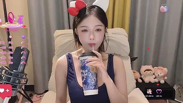 Snapshot of 7-Love chatting on July 9, 12:31 pm 7-Love online show from July 9, 12:31 pm