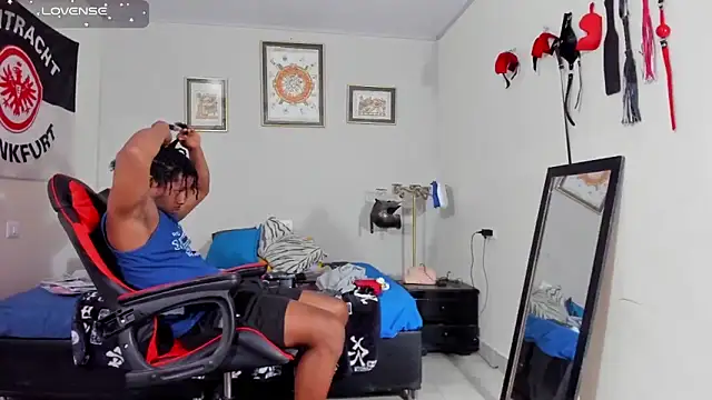 AlejoKhalifa  online show from November 18, 2:17 am