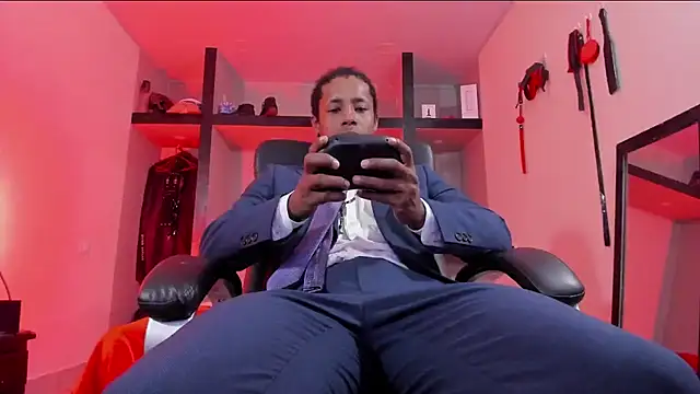 Snapshot of AlejoKhalifa_ chatting on May 13, 1:25 am AlejoKhalifa online show from May 13, 1:25 am