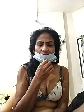 sunita6009 online show from August 4, 4:20 pm