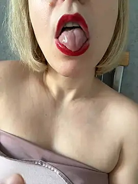 Yourdirtybitch online show from January 11, 8:22 am