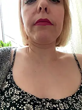 Yourdirtybitch online show from February 3, 7:35 am