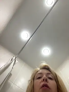 Yourdirtybitch online show from March 9, 5:44 am