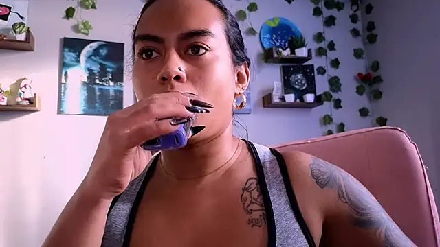 macey elliot  online show from October 23, 11:53 am