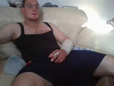 Snapshot of pauloooooborderrrr chatting on July 28, 4:52 am pauloooooborderrrr online show from July 28, 4:52 am