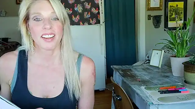 Snapshot of Glamazonx chatting on May 11, 5:54 pm Glamazonx online show from May 11, 5:54 pm