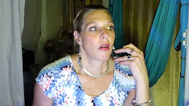 Snapshot of Glamazonx chatting on July 31, 3:06 am Glamazonx online show from July 31, 3:06 am