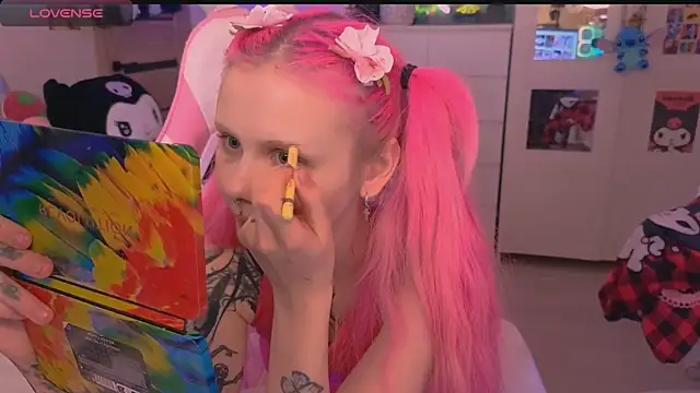 Britney Lynch online show from October 24, 10:33 am