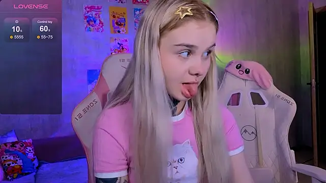 Britney Lynch online show from February 21, 10:11 pm