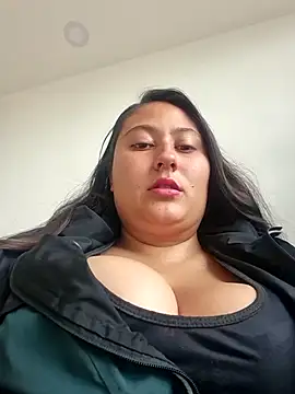 Snapshot of Celeem_ chatting on June 3, 10:37 pm Celeem online show from June 3, 10:37 pm