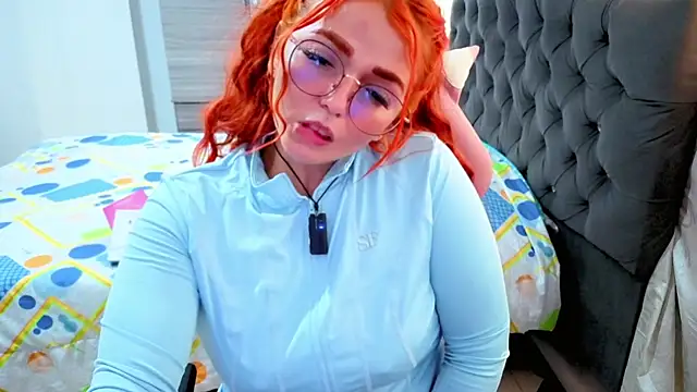 Snapshot of Alexatexa2929 chatting on May 28, 8:28 pm Alexatexa2929 online show from May 28, 8:28 pm