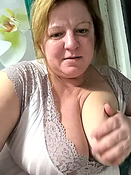 jusichka online show from November 21, 7:45 pm