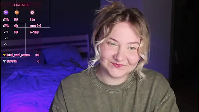 Snapshot of sensual_girrrl chatting on May 26, 11:45 pm sensual girrrl online show from May 26, 11:45 pm