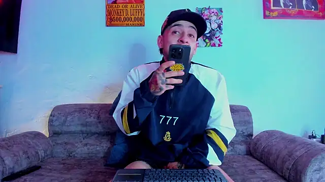 Snapshot of Drako_Lamar chatting on December 20, 1:29 pm Drako Lamar online show from December 20, 1:29 pm