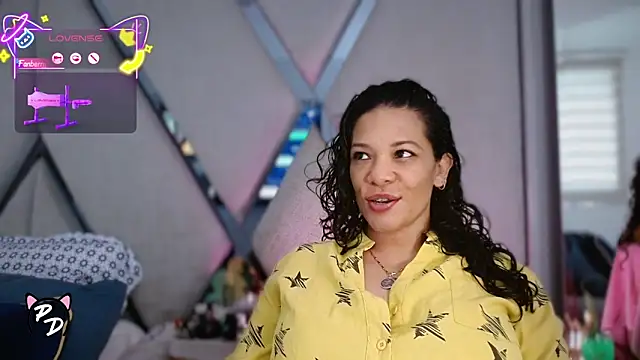 paula daniela1 online show from May 3, 10:38 pm