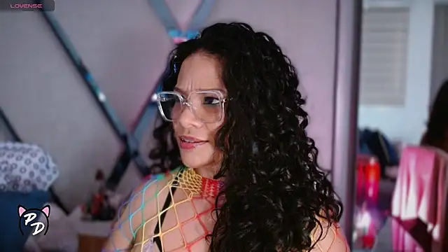 paula daniela1 online show from May 4, 10:28 pm