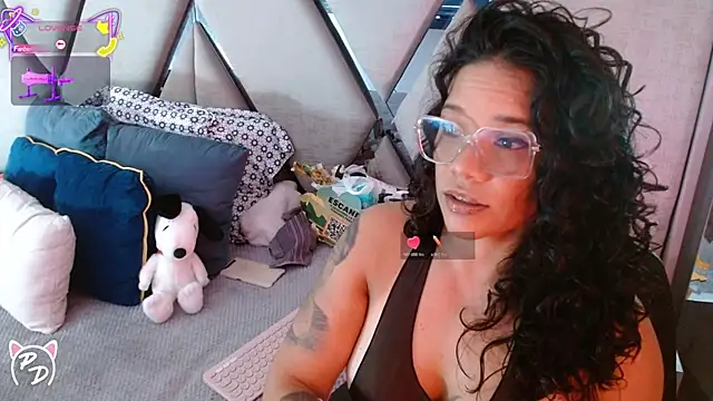 paula daniela1 online show from May 18, 9:31 pm