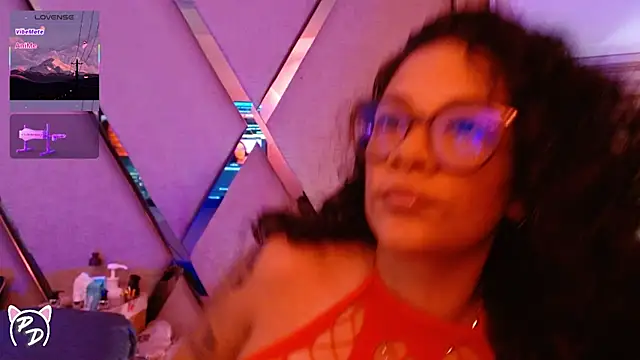 paula daniela1 online show from July 7, 11:42 pm