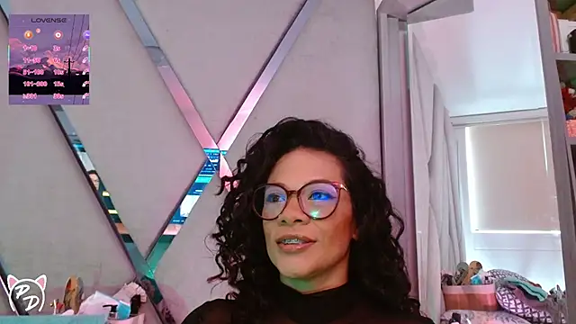 paula daniela1 online show from August 1, 9:25 pm