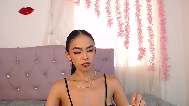 Alleanys Cristal online show from February 4, 8:38 pm