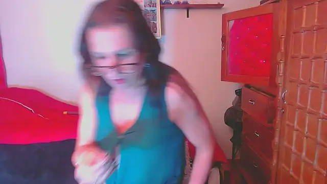 Snapshot of LorenJade chatting on October 29, 7:54 am LorenJade online show from October 29, 7:54 am