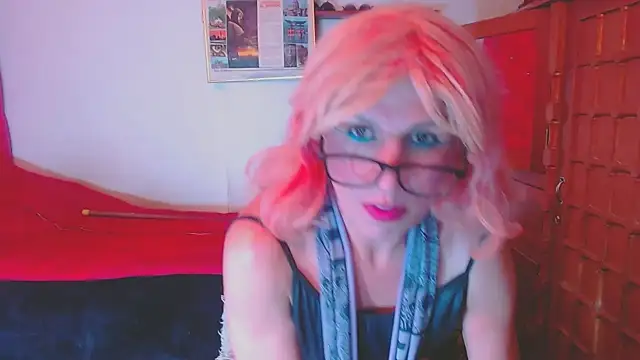 Snapshot of LorenJade chatting on November 21, 7:18 am LorenJade online show from November 21, 7:18 am