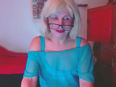 Snapshot of LorenJade chatting on December 3, 12:51 am LorenJade online show from December 3, 12:51 am