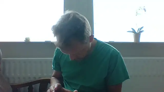Snapshot of bertolini chatting on June 5, 7:25 am bertolini online show from June 5, 7:25 am