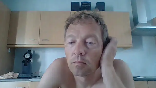 Snapshot of bertolini chatting on July 10, 8:40 am bertolini online show from July 10, 8:40 am