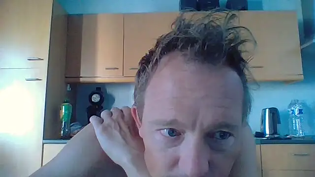 Snapshot of bertolini chatting on July 25, 6:33 am bertolini online show from July 25, 6:33 am