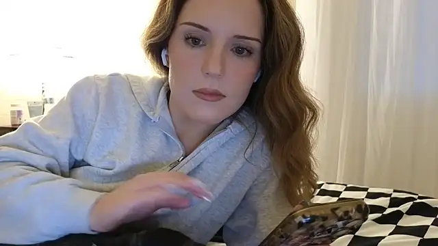 Snapshot of sexylilly69 chatting on May 27, 1:02 am sexylilly69 online show from May 27, 1:02 am