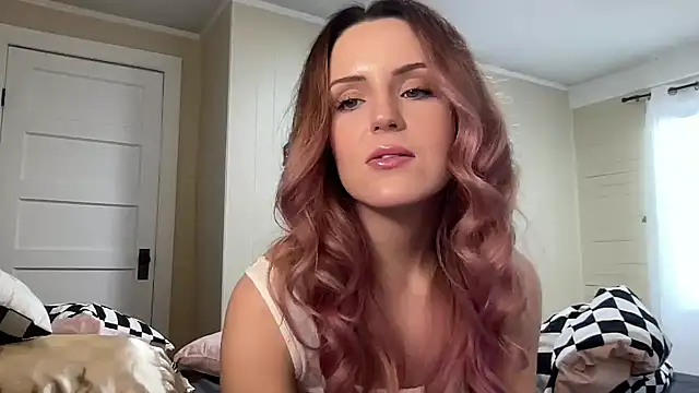 Snapshot of sexylilly69 chatting on July 6, 8:22 pm sexylilly69 online show from July 6, 8:22 pm