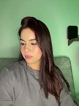 Snapshot of Zarah_Blare chatting on December 12, 6:57 am Zarah Blare online show from December 12, 6:57 am