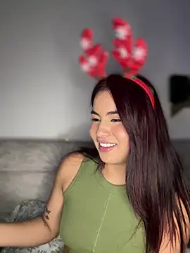 Snapshot of Zarah_Blare chatting on December 24, 4:55 am Zarah Blare online show from December 24, 4:55 am