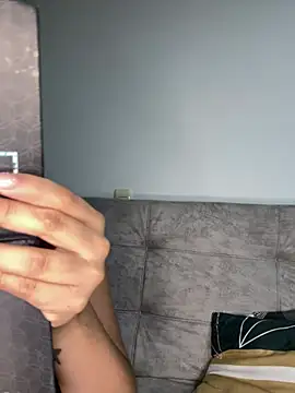 Snapshot of Zarah_Blare chatting on February 4, 11:49 pm Zarah Blare online show from February 4, 11:49 pm