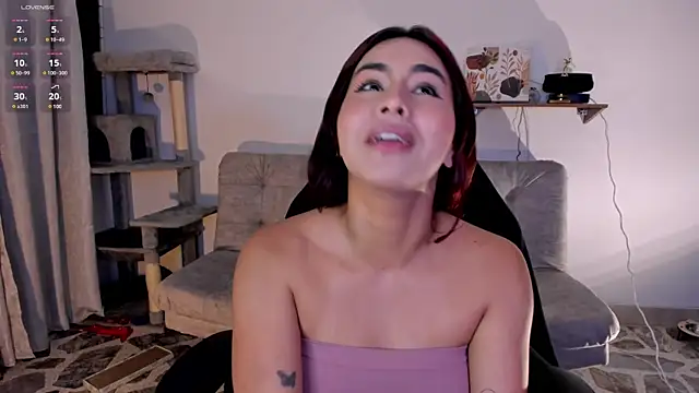 Snapshot of Zarah_Blare chatting on March 18, 1:32 am Zarah Blare online show from March 18, 1:32 am