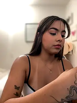 Snapshot of Zarah_Blare chatting on September 30, 1:10 am Zarah Blare online show from September 30, 1:10 am