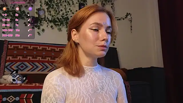 Snapshot of girl_with_snaketatto0 chatting on September 9, 2:22 am girl with snaketatto0 online show from September 9, 2:22 am