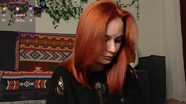 Snapshot of girl_with_snaketatto0 chatting on November 14, 1:59 am girl with snaketatto0 online show from November 14, 1:59 am