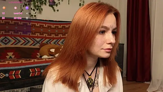 Snapshot of girl_with_snaketatto0 chatting on December 16, 1:32 am girl with snaketatto0 online show from December 16, 1:32 am