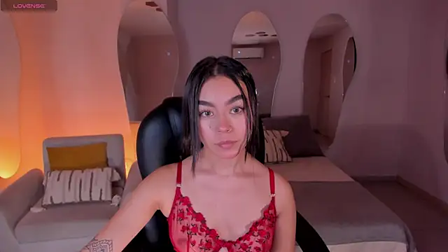 GigiLee  online show from December 8, 11:51 pm