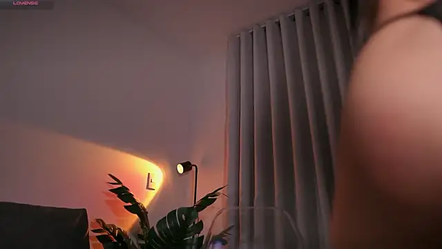 GigiLee  online show from November 15, 2:42 am