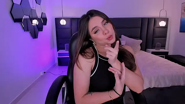 Snapshot of EloisaOlivero chatting on March 1, 9:29 am EloisaOlivero online show from March 1, 9:29 am