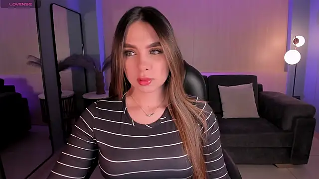 Snapshot of EloisaOlivero chatting on October 11, 12:04 pm EloisaOlivero online show from October 11, 12:04 pm