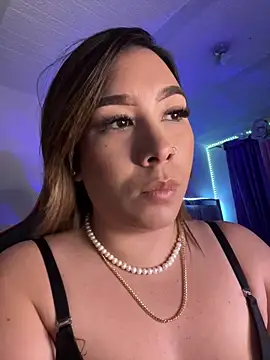 leahtemptation3 online show from March 22, 5:17 am