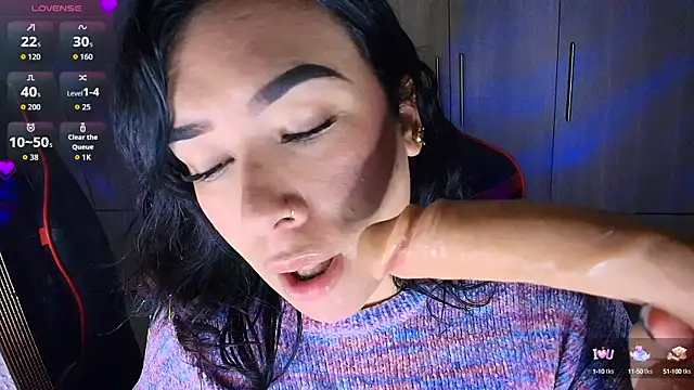 leahtemptation3 online show from October 2, 9:49 am