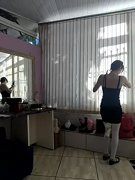 Snapshot of Irresistible24 chatting on November 11, 5:35 pm Irresistible24 online show from November 11, 5:35 pm