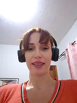 Snapshot of Irresistible24 chatting on December 14, 11:53 pm Irresistible24 online show from December 14, 11:53 pm