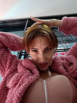 Snapshot of Irresistible24 chatting on December 20, 11:50 am Irresistible24 online show from December 20, 11:50 am